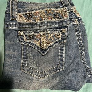 Miss me jeans waist 28 length 33.